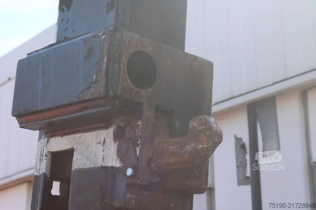Empileur de conteneurs Kalmar DC 13.6-600 empty container handler