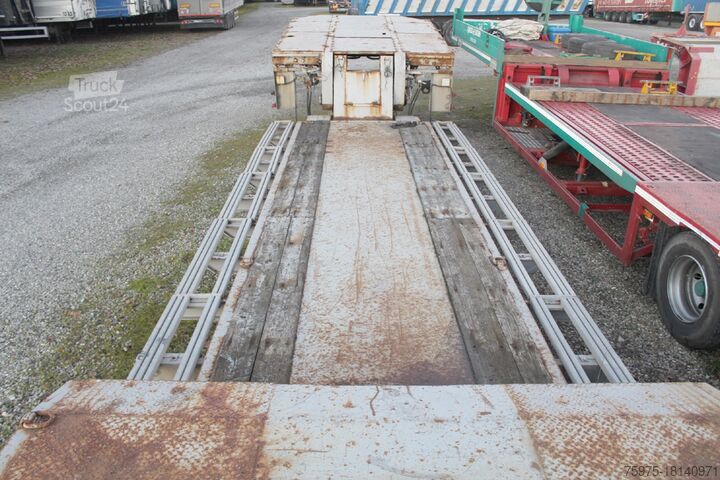 Diepladeroplegger voor het vervoer van bouwmachines bertoja