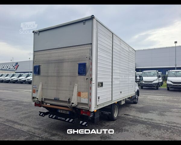 حافلة صغيرة IVECO 35C15 - FURGONE CON SPONDA POSTERIORE CARICATRICE