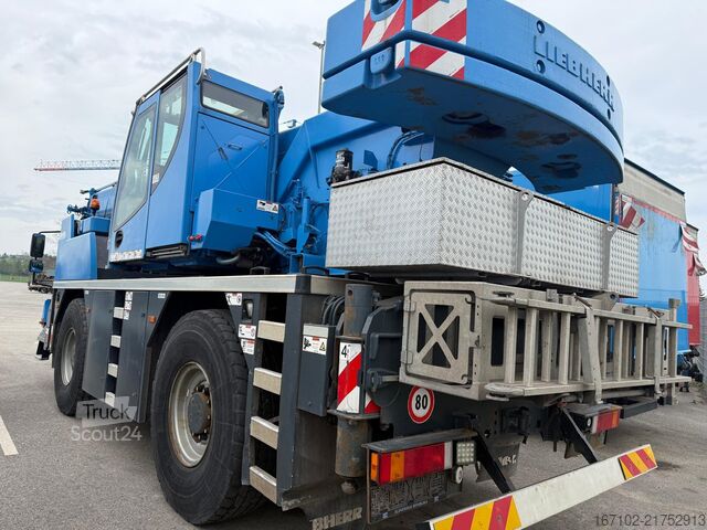 Auto-dizalica montirana na kamionu Liebherr LTM 1030-2.1