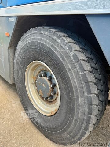 Auto-dizalica montirana na kamionu Liebherr LTM 1030-2.1