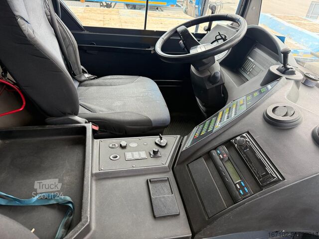 Auto-dizalica montirana na kamionu Liebherr LTM 1030-2.1