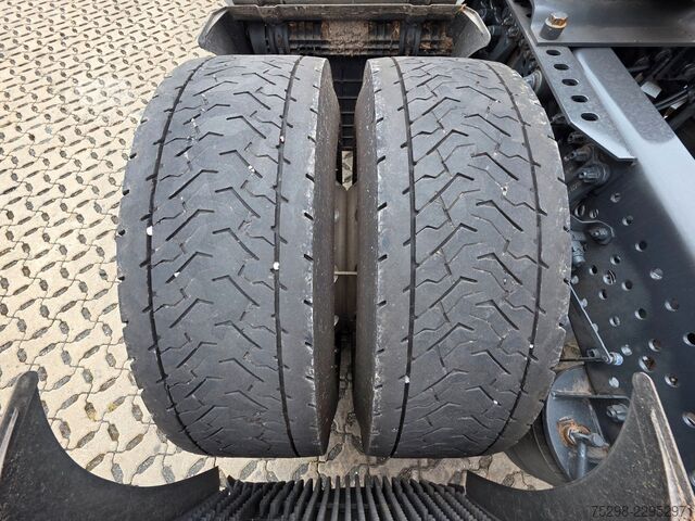 Standardni tegljač MERCEDES-BENZ Actros 1846 | Retarder | Alu-Felgen | Kompressor