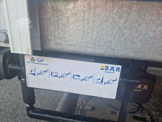 Transportador con plataforma y toldo FUSO Canter 7C18 Klima LBW 1.000 kg Euro6E