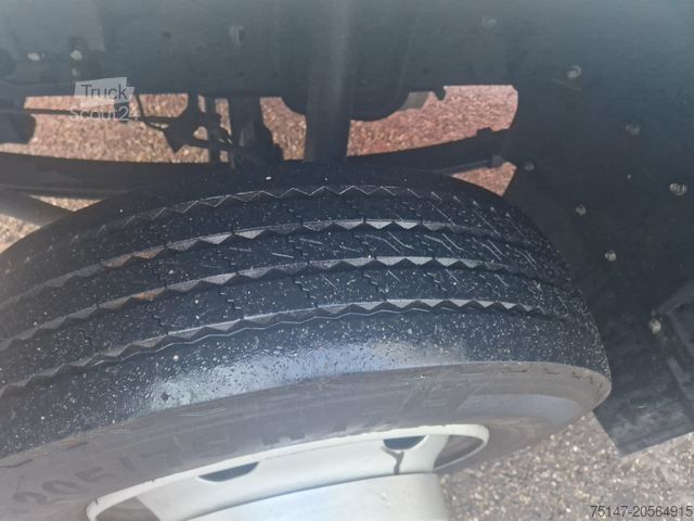 Samochód dostawczy z plandeką FUSO Canter 7C18 Klima LBW 1.000 kg Euro6E