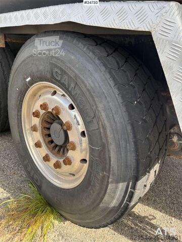 Maur Triple-axle trailer – Requires repairs Maur Triple-axle trailer – Requires repairs