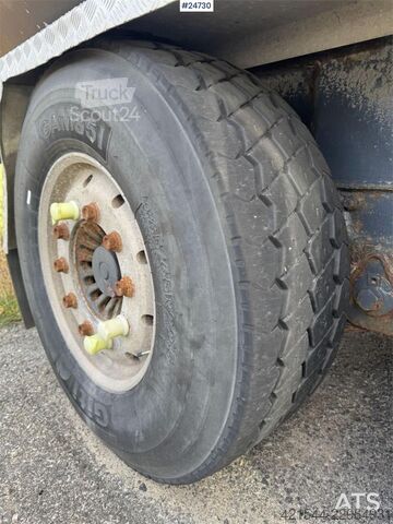 Maur Triple-axle trailer – Requires repairs Maur Triple-axle trailer – Requires repairs