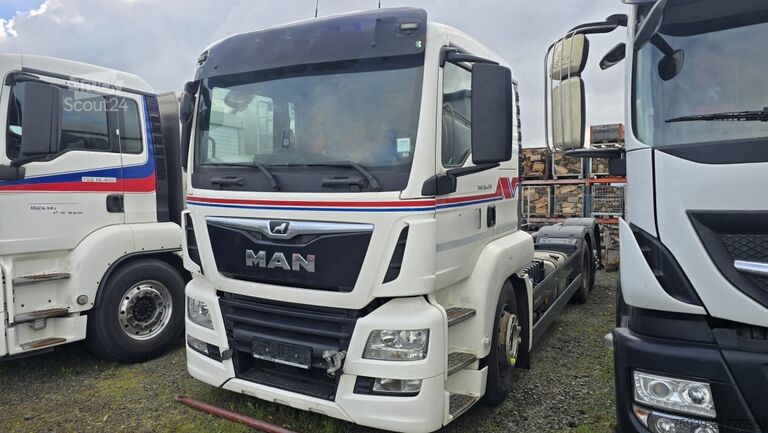 Kuorma-auton runko MAN TGS 26.470 6x2  Motorschaden - WMA21SZZ2MP157080