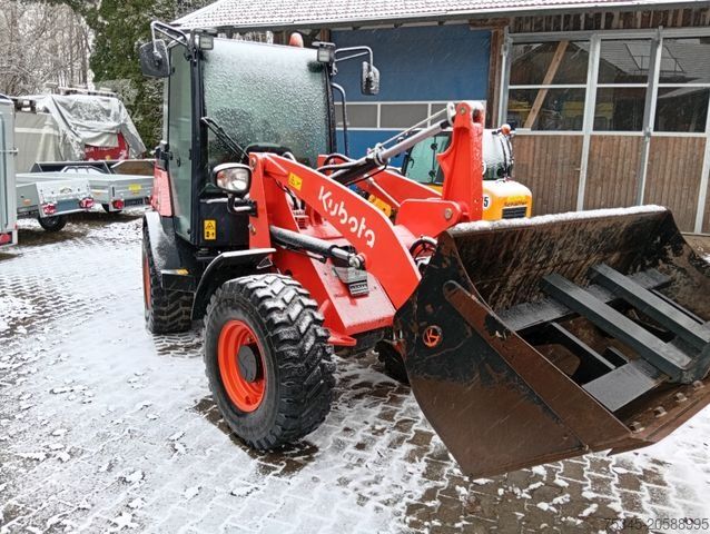 Încărcător pe roți KUBOTA R070