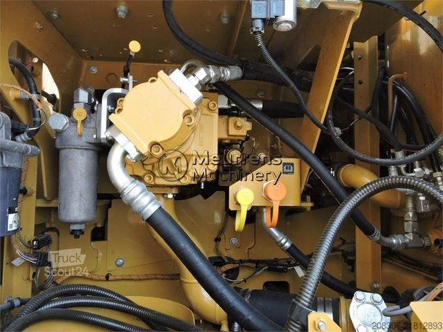 Гусеничний екскаватор CATERPILLAR 320GC