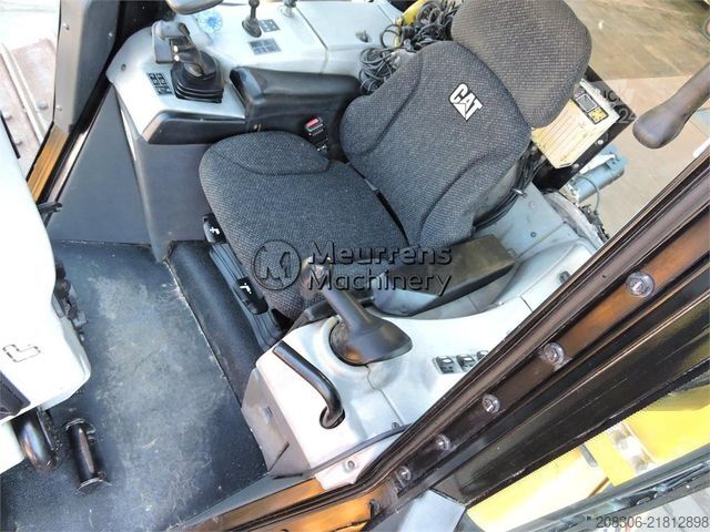 Дорожній каток CATERPILLAR D6N LGP with GPS