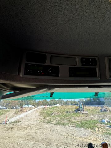Camion cu platformă și prelată Mercedes-Benz Actros 2544L