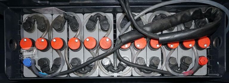 Elektrický paletový vozík s plošinou pre stojaceho obsluhu Linde T 20 SP 131-08