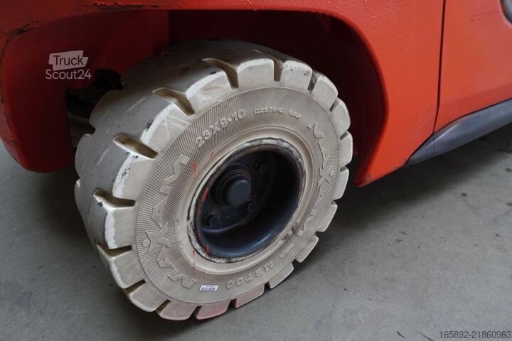 رافعة شوكية Linde H 35 T 1202