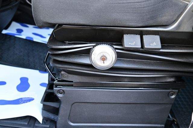 Tippbil skåpbil IVECO Daily 35S140 DoKa Dreiseitenkipper RWD  AHK 3,5T