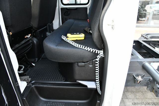 Tippbil skåpbil IVECO Daily 35S140 DoKa Dreiseitenkipper RWD AHK 3,5T