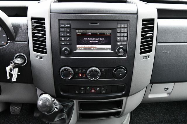 Минибус MERCEDES-BENZ Sprinter 316 CDI Kombi L2H2 9-Sitze Navigation