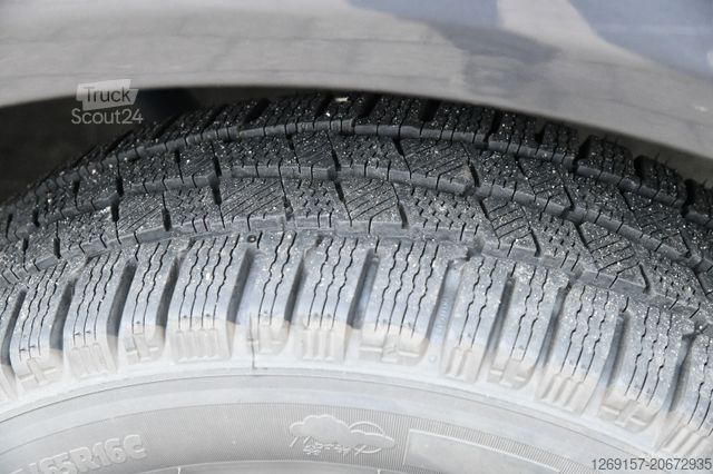 Минибус MERCEDES-BENZ Sprinter 316 CDI Kombi L2H2 9-Sitze Navigation