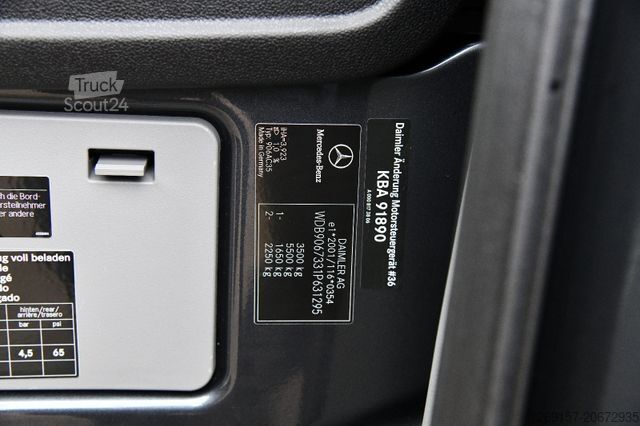 Минибус MERCEDES-BENZ Sprinter 316 CDI Kombi L2H2 9-Sitze Navigation