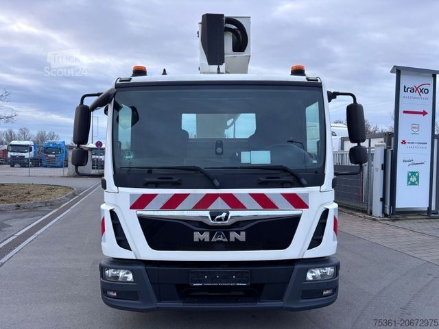 Arbetsplattform lastbil MAN TGL 8.180 GSR Gelenkteleskop 26 Meter