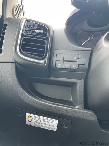 Puoliksi integroitu matkailuauto ETRUSCO T 6.9 SBC | 7,0 m*Automatik*