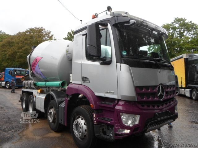 Camion malaxeur à béton MERCEDES-BENZ 3246/8x4/ Betonmischer