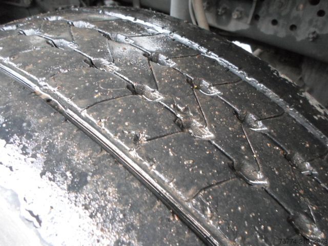 Camion malaxeur à béton MERCEDES-BENZ 3246/8x4/ Betonmischer