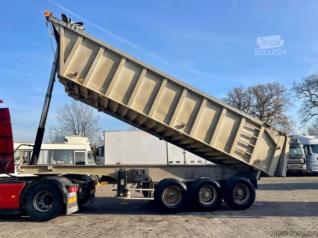 Tipper Benalu 3 axels, spring