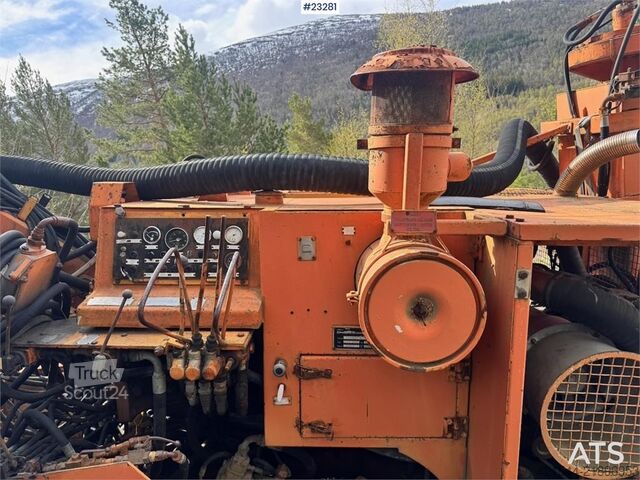 Земляная бурильная машина Tamrock DHA500 Drilling Rig