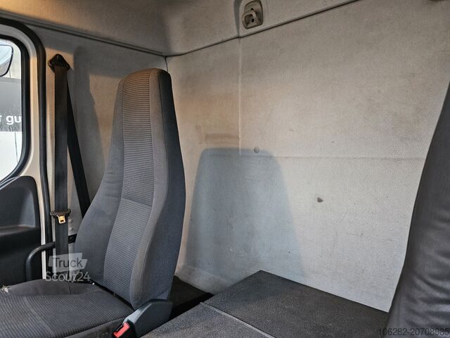 Truck with box body Volvo FL 240 4x2 16tons Seitentüren Koff