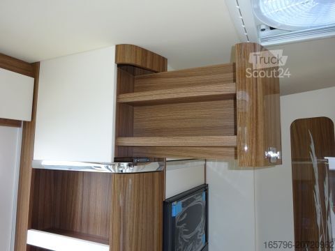 Caravana semiintegrada Eura Mobil Contura 766 EF Top-Angebot