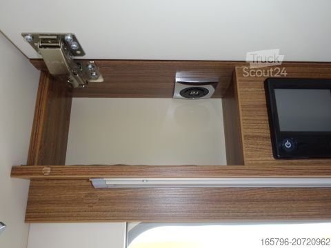 Caravana semiintegrada Eura Mobil Contura 766 EF Top-Angebot