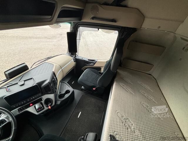 Стандартний тягач  Actros 2553