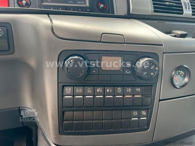 Samochód do przewozu napojów MAN TGM 22.250 Getränkewagen mit Ladebordwand Euro6