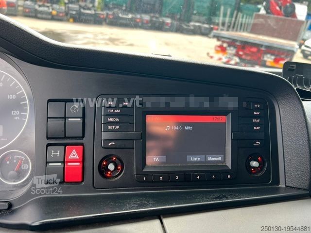 Samochód do przewozu napojów MAN TGM 22.250 Getränkewagen mit Ladebordwand Euro6