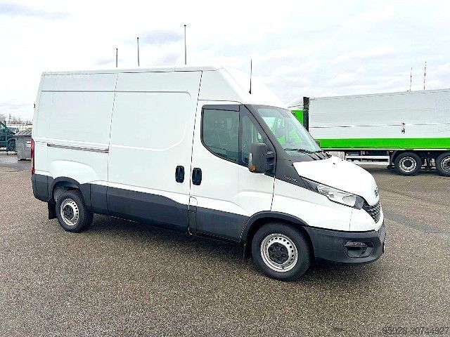Furgon blaszak IVECO 35S12 V