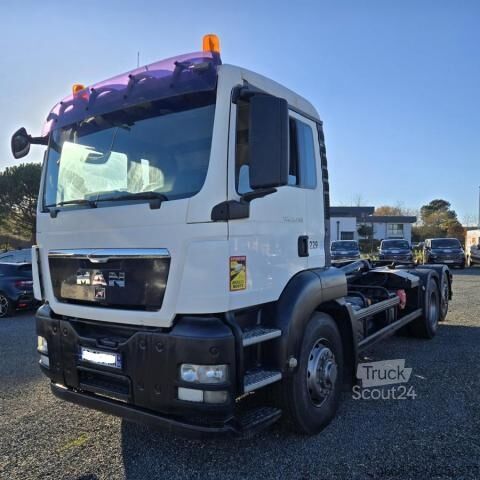 Tipper truck MAN TGS 26.400