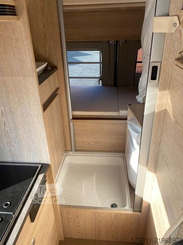 Autocaravana PÖSSL Vario 545 Citroen 140PS Premium Markise