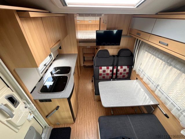 Camper mansardato DETHLEFFS A 6977 - Festbett - 2 x Klima - AHK -