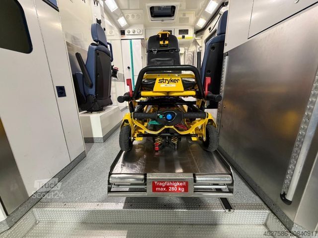 Brandweerwagen MERCEDES-BENZ Sprinter III 519 RTW*RETTUNGSFAHRZEUG*ATM-MOTOR