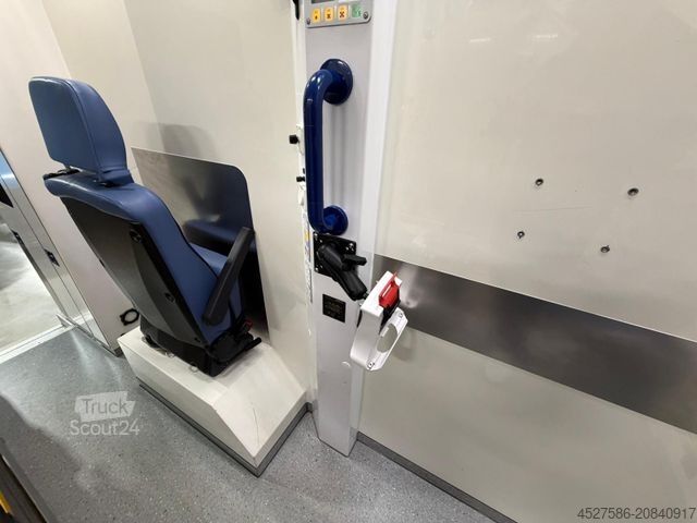 Brandweerwagen MERCEDES-BENZ Sprinter III 519 RTW*RETTUNGSFAHRZEUG*ATM-MOTOR