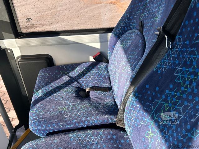 Autobus urbano SOLARIS Urbino 8.9 LE Midi K    3-PUNKT-Gurte