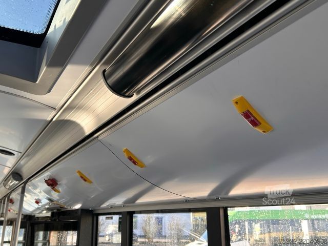 Autobus urbano SOLARIS Urbino 8.9 LE Midi K    3-PUNKT-Gurte
