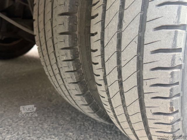 Plate-forme élévatrice sur camion IVECO Daily 50C18 17,2m, 2-Punkt, 200Kg, TOP