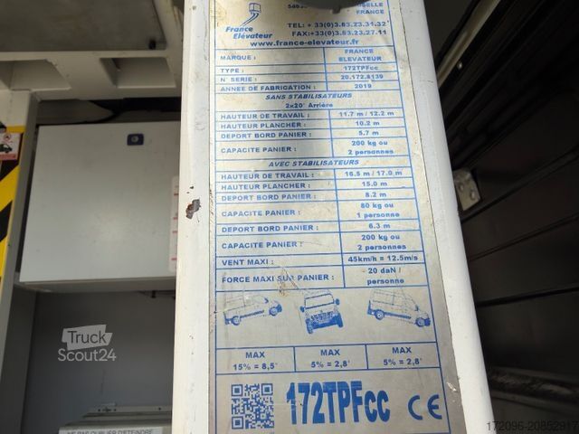 Plate-forme élévatrice sur camion IVECO Daily 50C18 17,2m, 2-Punkt, 200Kg, TOP