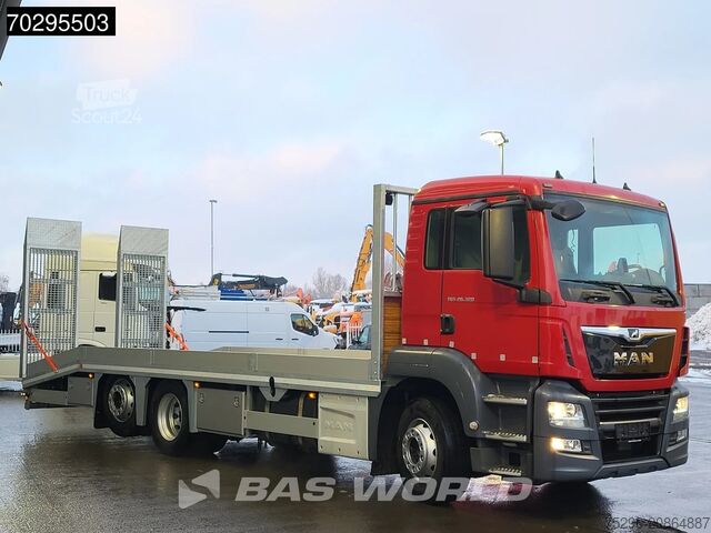 Open laadbak MAN TGS 26.320 TGS 6X2 Machine transporter Oprijwag...