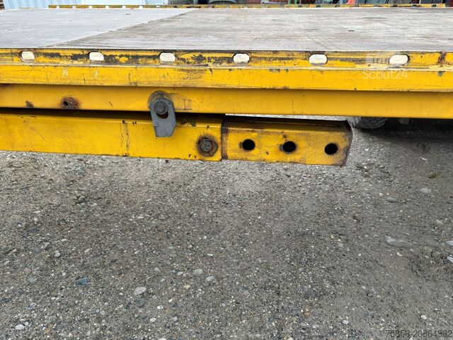 Vaihtokori auki Krone BDF 7,45m Lochleiste Teleskopstützen