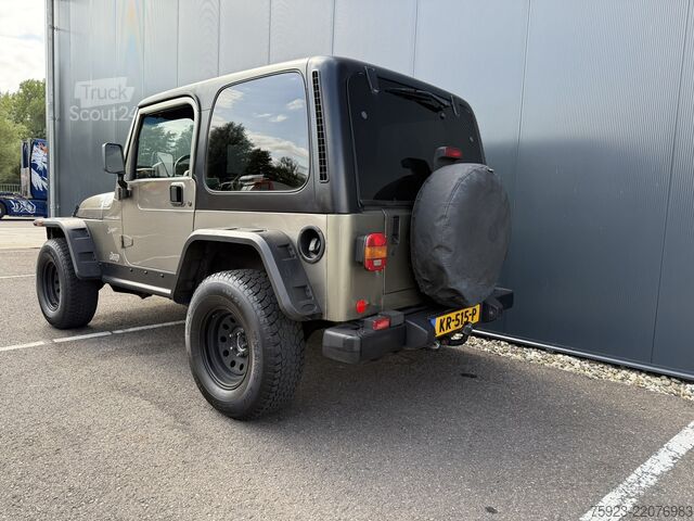Pojazd terenowy Jeep WRANGLER TJ 4.0i 4x4