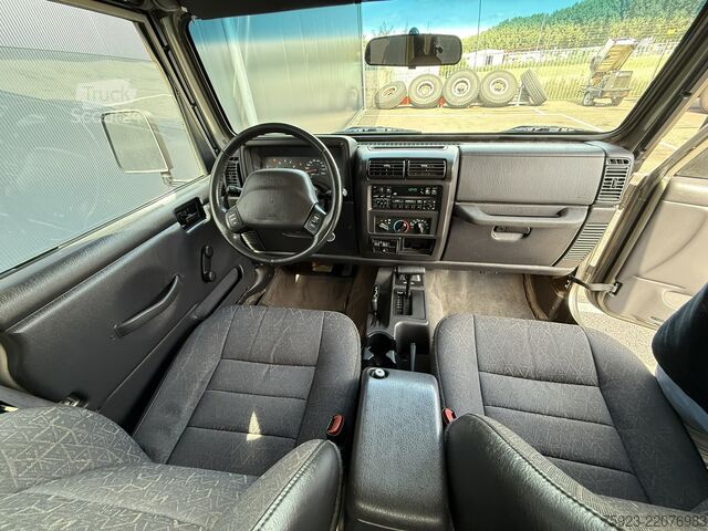 Pojazd terenowy Jeep WRANGLER TJ 4.0i 4x4