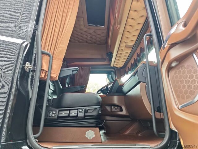 Standard-SZM Scania S580 V8 6x2 Longline Showtruck!